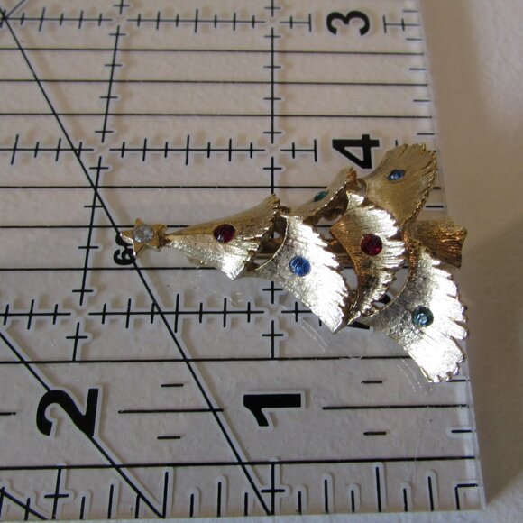 Vintage 1960s JJ (The Jonette Jewelry Company) Christmas Tree Pin - Picture 8 of 15